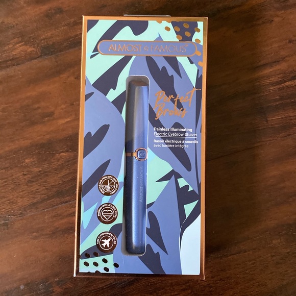 almost famous eyebrow trimmer